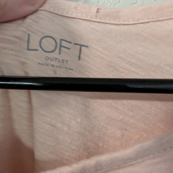 LOFT ,Tan Flutter Sleeve Ruffled T-shirt,Size S - Picture 3 of 3